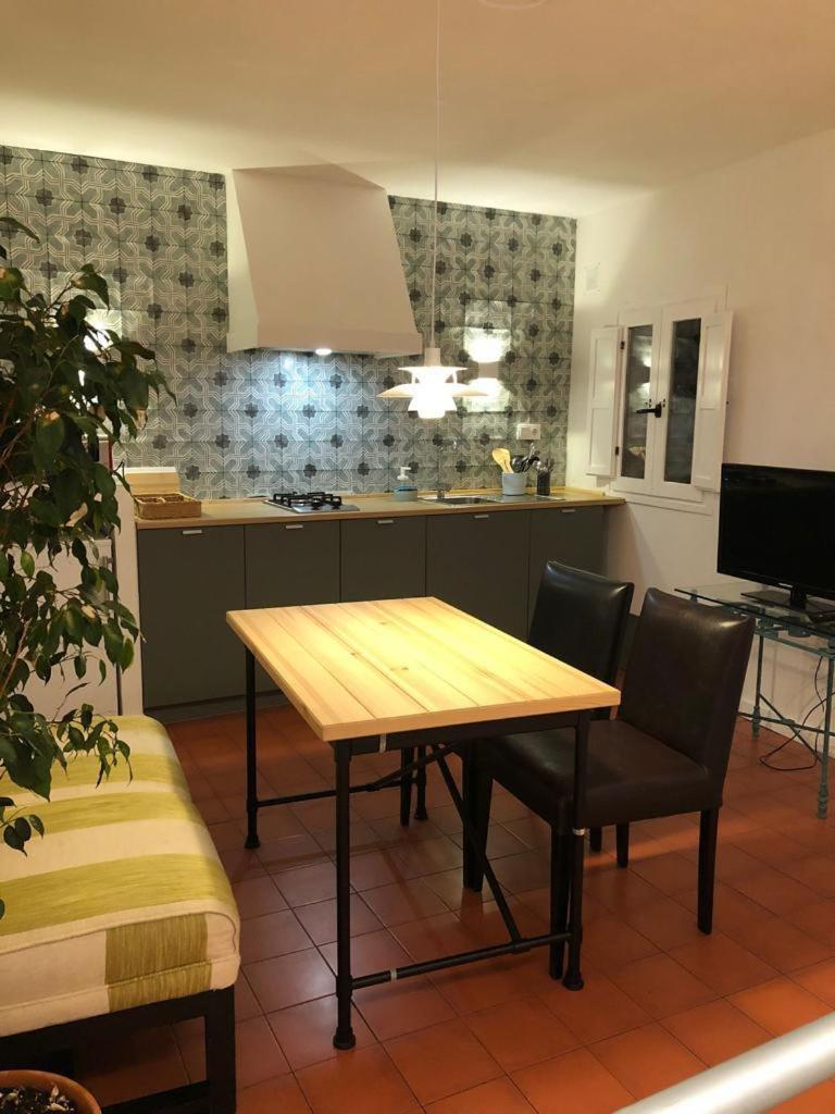 Apartamentos Tibula Museo Merida Bagian luar foto